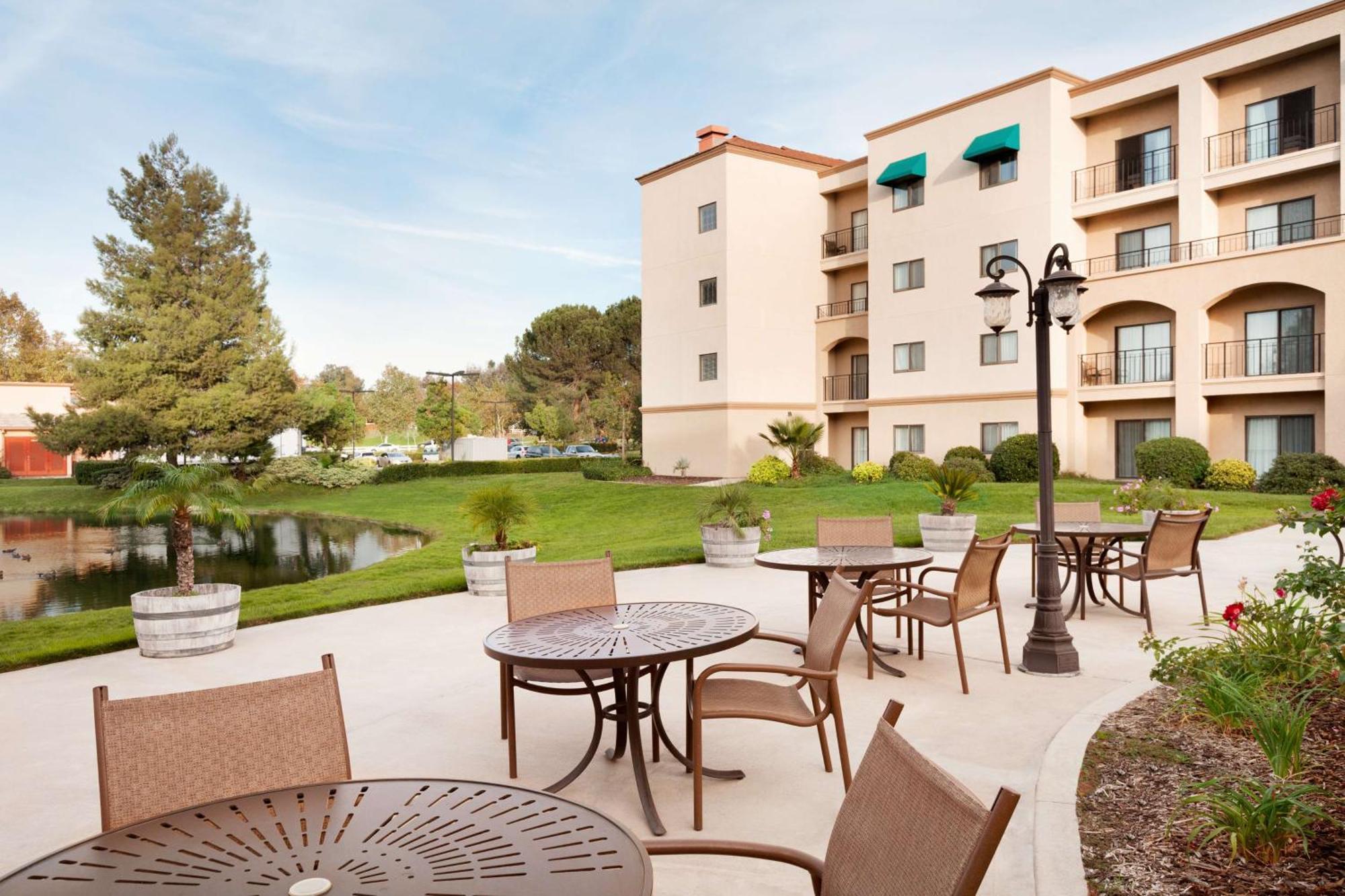 Embassy Suites By Hilton Temecula Valley Wine Country Zewnętrze zdjęcie